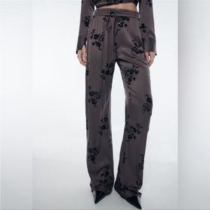 Brand 🆕 ZARA EMBROIDERED TROUSERS WITH SEQUINS Size M